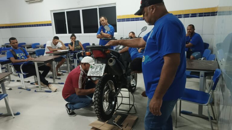 16/07 Mecânica de Motos (Escola Jacira) – Fotos